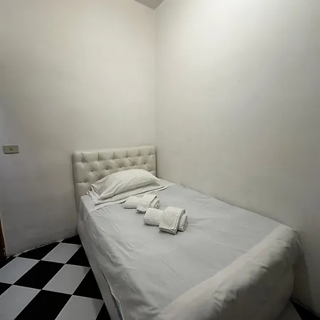 Dimora Del Ghetto *